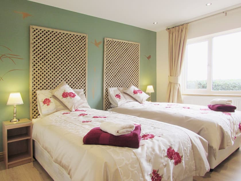 Cosy twin bedded room | Sedge Lodge - Wood Fen Lodges, Little Downham, near Ely