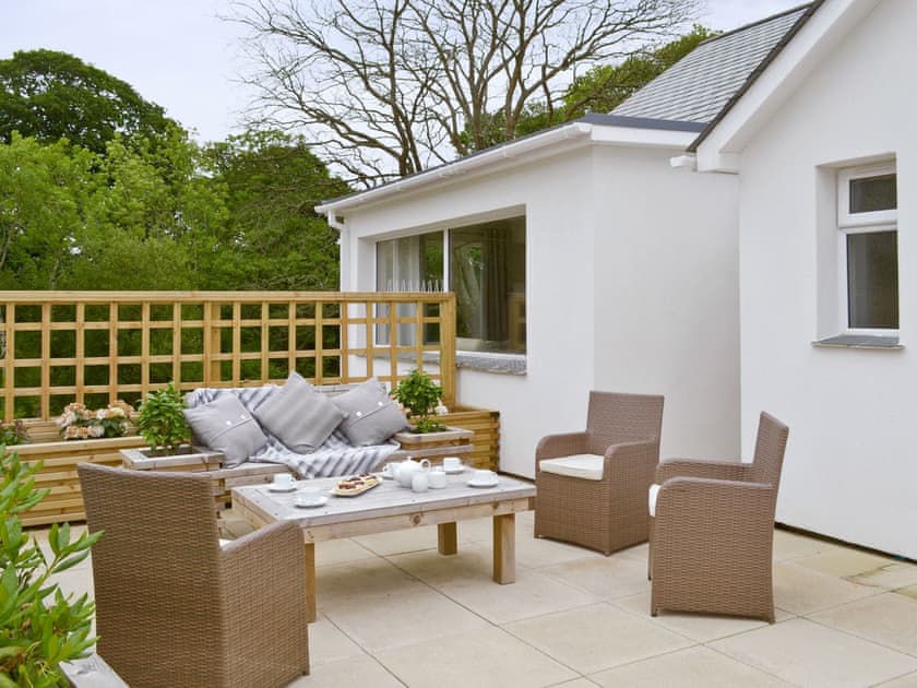 Upper level patio | Honey Pippin - Horselake Farm Cottages, Cheriton Bishop