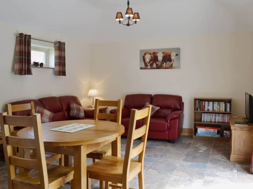 Spacious tiled living area | The Parlour - Dunstall Lodge Barns, Sutton-on-Trent