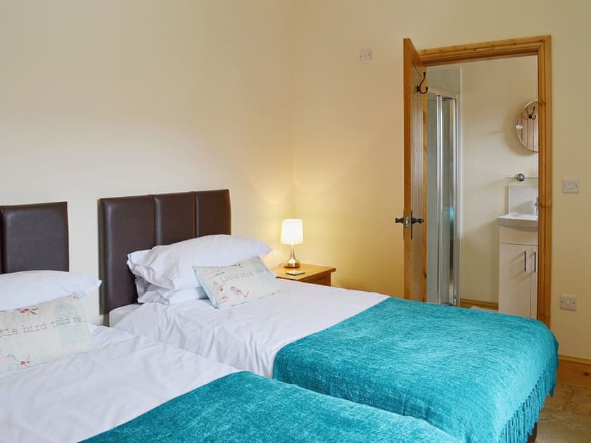 Charming twin bedded room | The Old Dairy - Dunstall Lodge Barns, Sutton-on-Trent