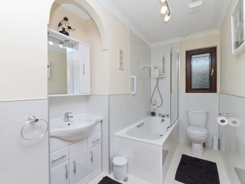 Bathroom | Loch Duich Cottage, Inverinate, by Kyle