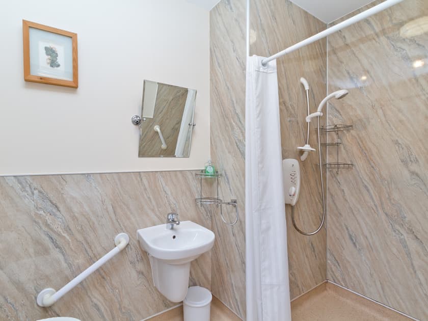Shower room | Loch Duich Cottage, Inverinate, by Kyle