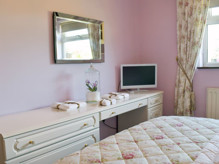 Double bedroom | Leanda Lodge, Burgh Castle, near Great Yarmouth