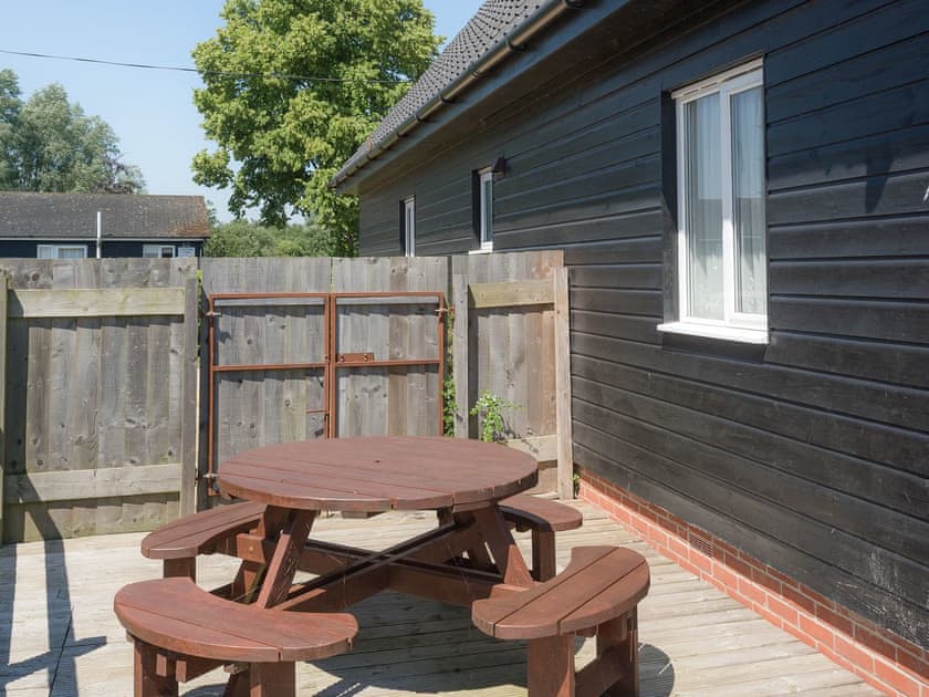 Sitting out area | Puddle Inn Duck, Horning, near Norwich