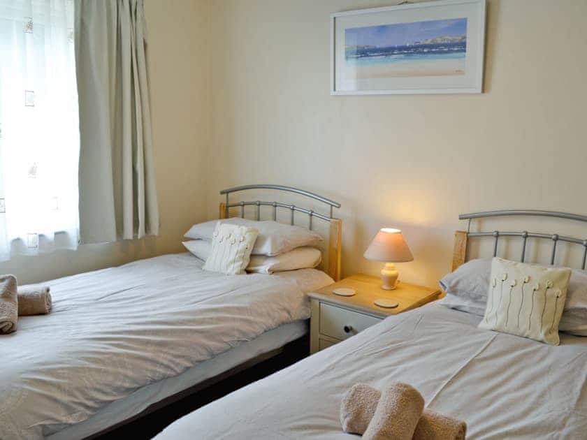 Twin bedroom | Chynoweth, St Merryn, near Padstow