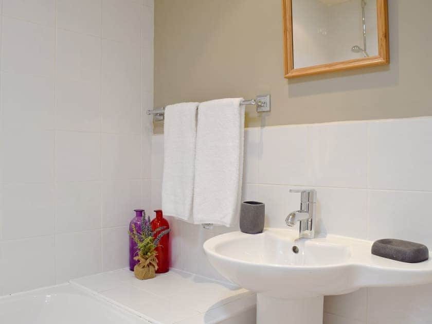 Bathroom | Monkey Cottage, Grassington