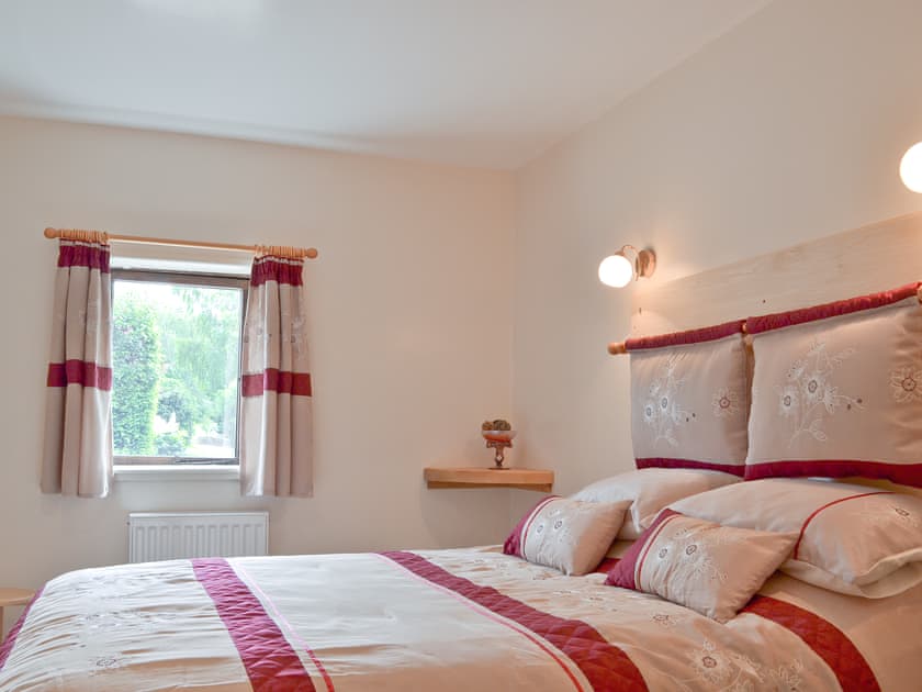 Double bedroom | Waterfall Cottage - Lumsdale Cottages, Lumsdale, Tansley Wood, near Matlock
