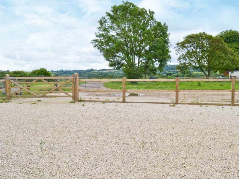 Large grounds with countryside views | The Granary - The Farm, East Tytherton, Chippenham