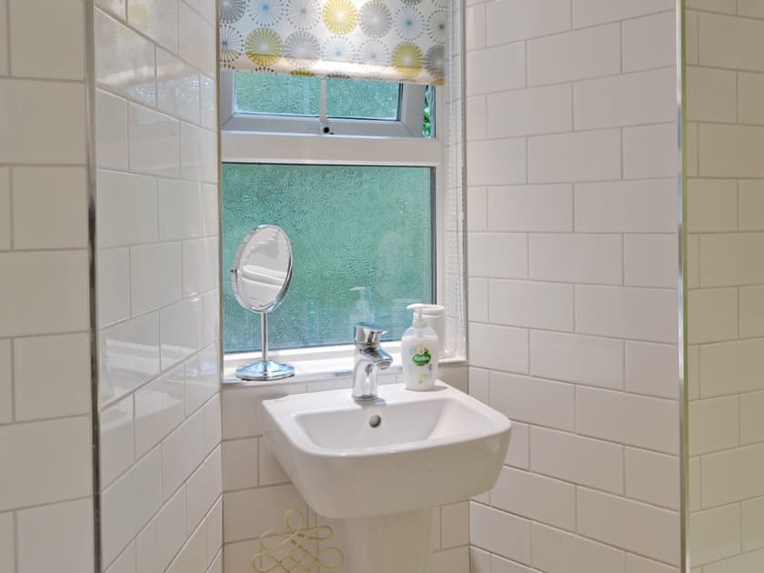 Shower room | Jessamy Cottage, Bowness-on-Windermere
