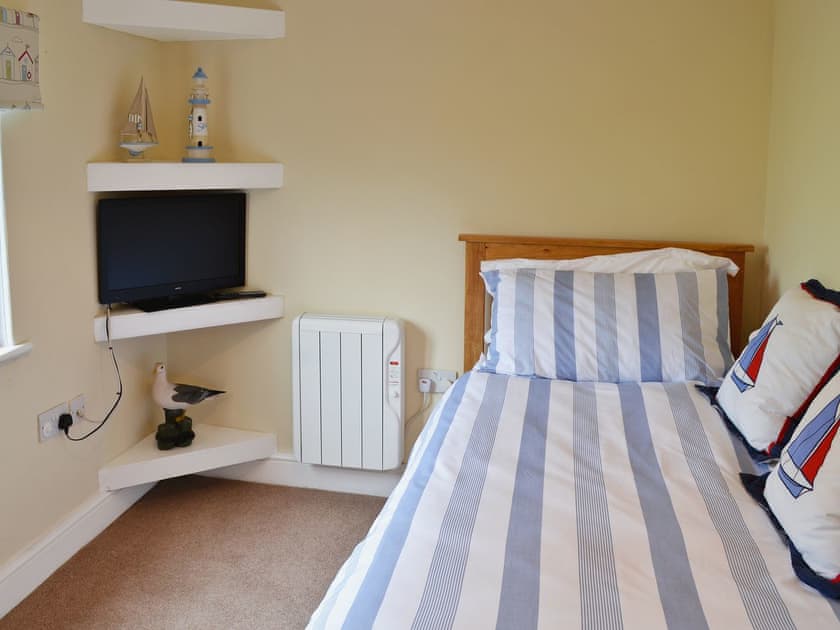 Single bedroom | Sunloch Cottage, Tregaseal, near St Just