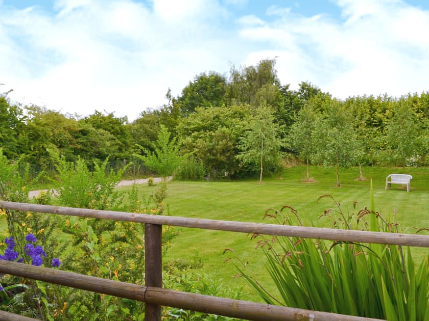 Large, spacious garden | Hidden Garden Cottage, Wainfleet, near Skegness