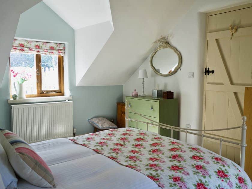 Double bedroom | Acorn Cottage, Tideswell near Bakewell