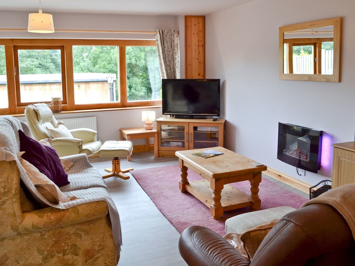 Woodview Lodge - Holiday Lodge in Central England - Image 2