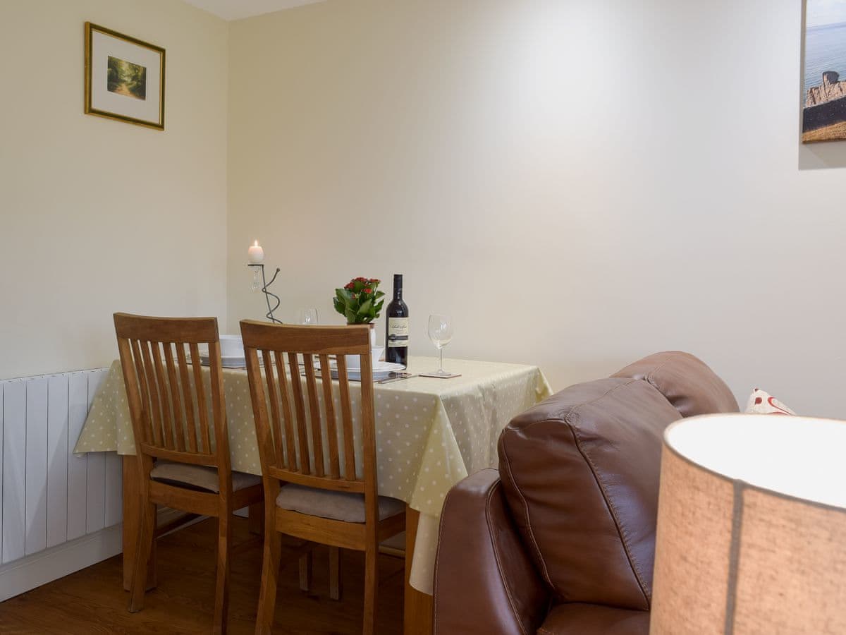 Gardeners Lodge - Holiday Lodge in South Wales - Image 4