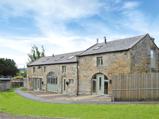 Oak Tree Lodge Ref 27694 In Otterburn Northumberland Cottages Com