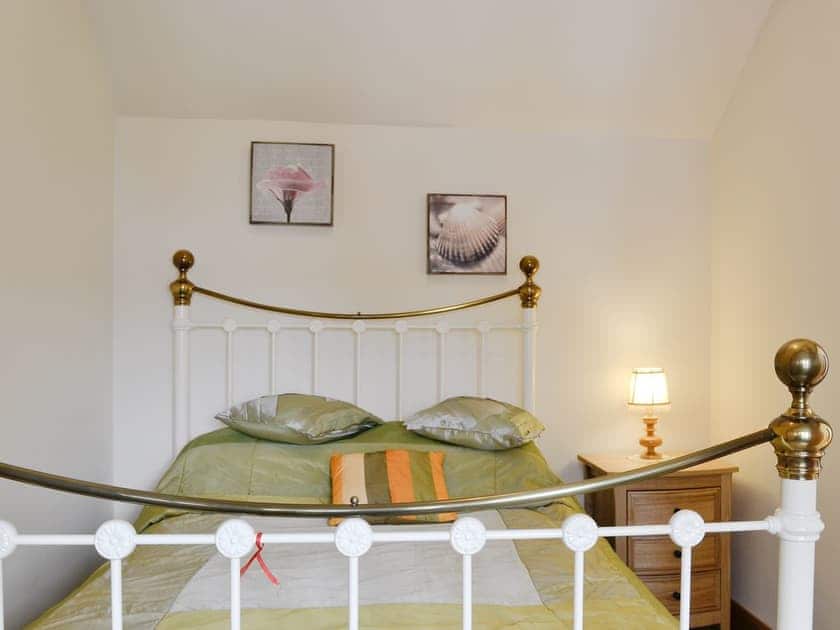 Comfortable double bedroom | Lily Vale Cottage, Pontarddulais, near Llanelli