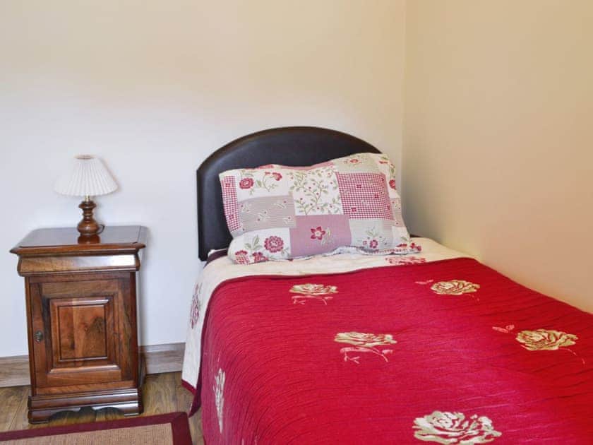 Single bedroom | Lily Vale Cottage, Pontarddulais, near Llanelli