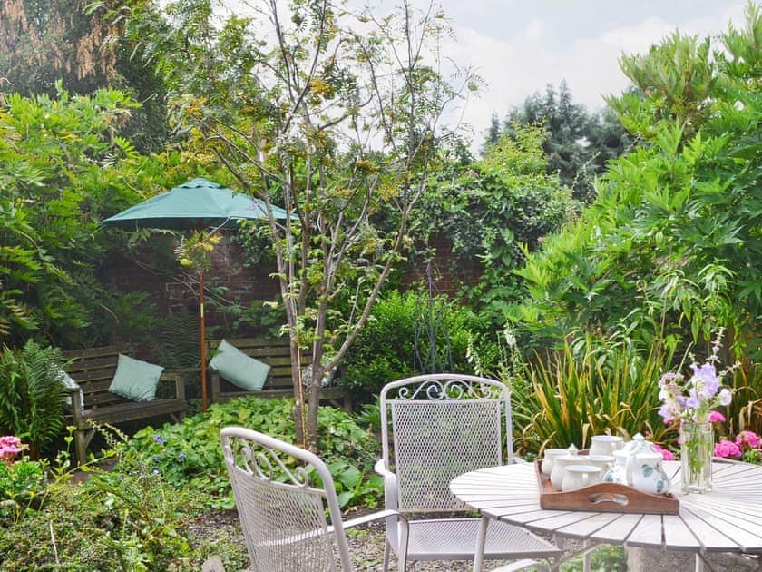 Ample seating within garden | Friary Cottage, Ludlow