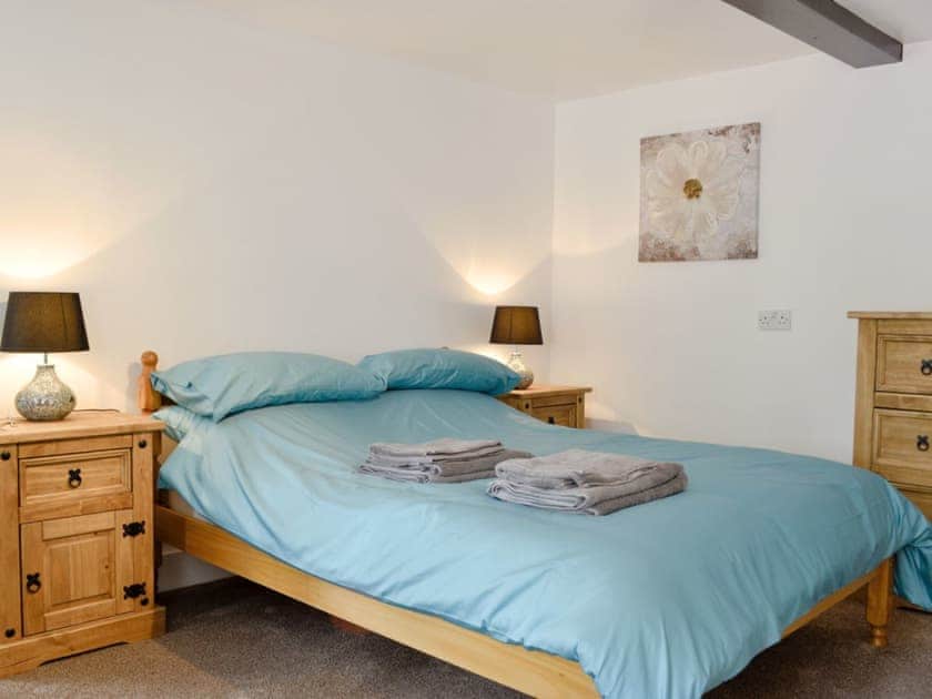 Spacious double bedroom | Pendref, Trawsfynydd, near Blaenau Ffestiniog