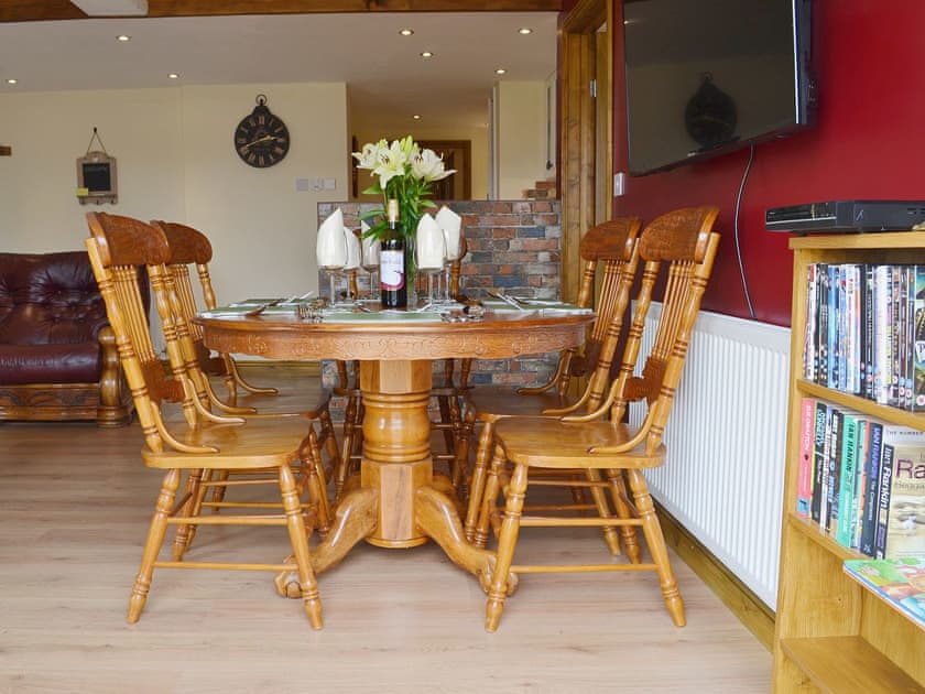 Elegant dining table | Sedge Lodge - Wood Fen Lodges, Little Downham, near Ely
