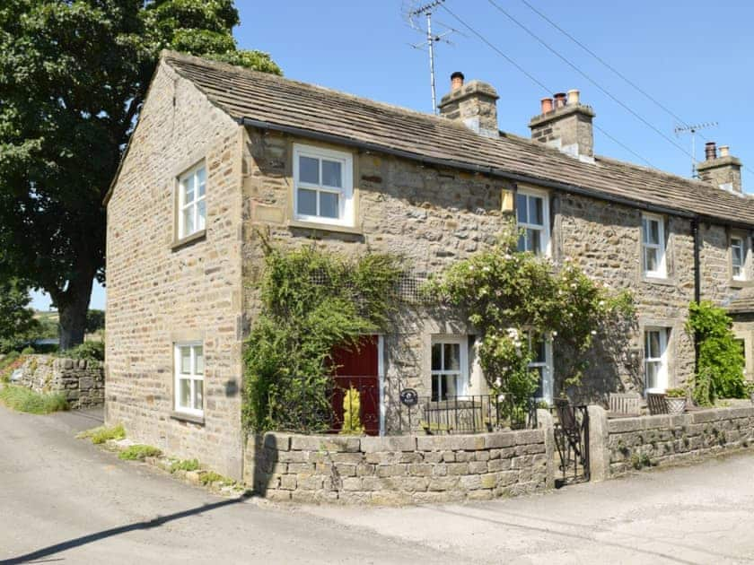 Traditional stone-built cottage | Swallows Nest, Hebden, near Grassington