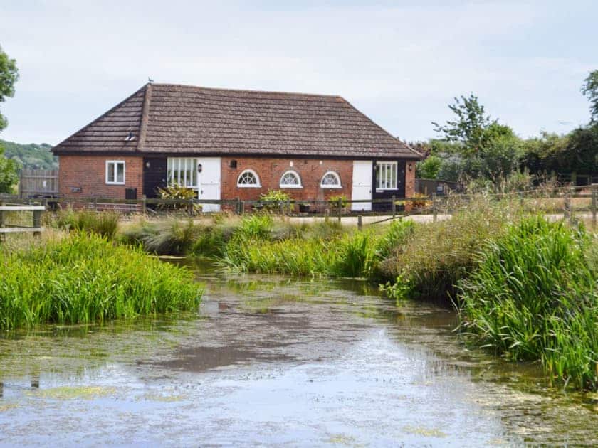 Tranquil waterside holiday home | Bramley Cottages, Rye Foreign, Rye