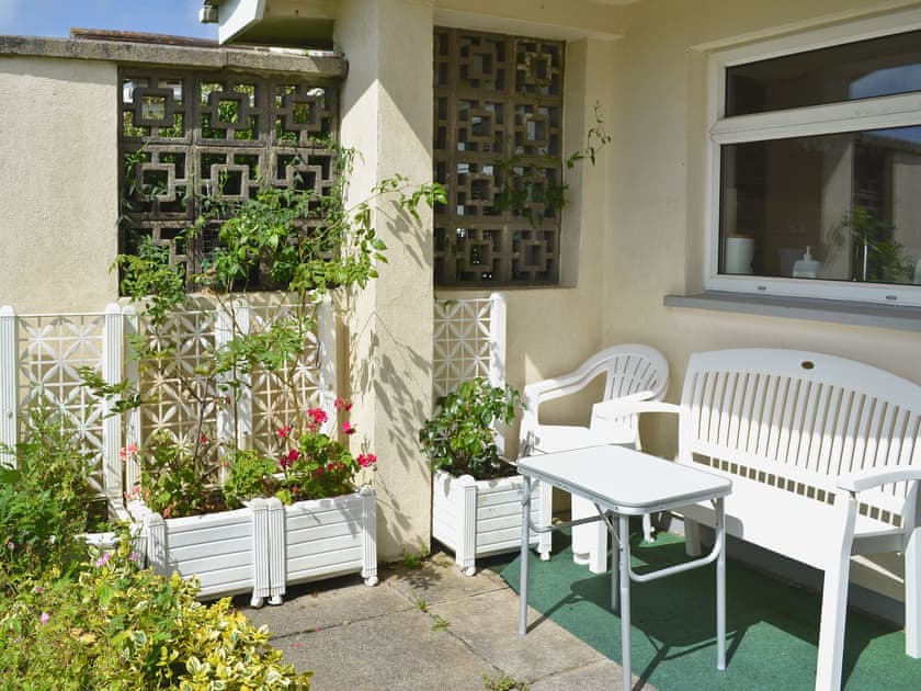 Sitting-out-area | Merriview, Balwest, near Marazion