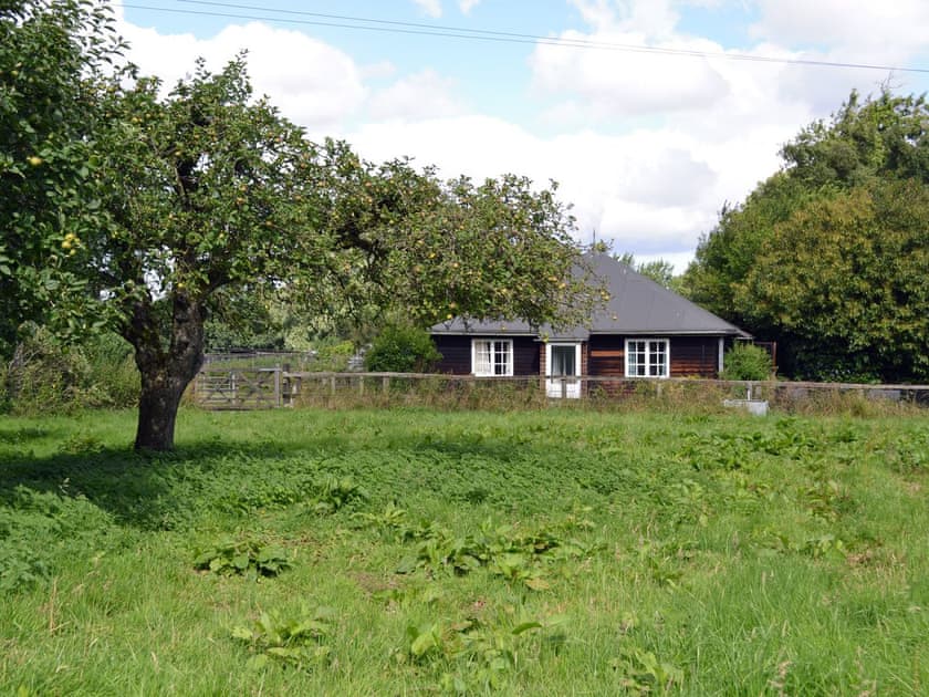 Lovely holiday home in a rurla setting | The Cottage - Scarning Dale Cottages, Scarning, near Dereham