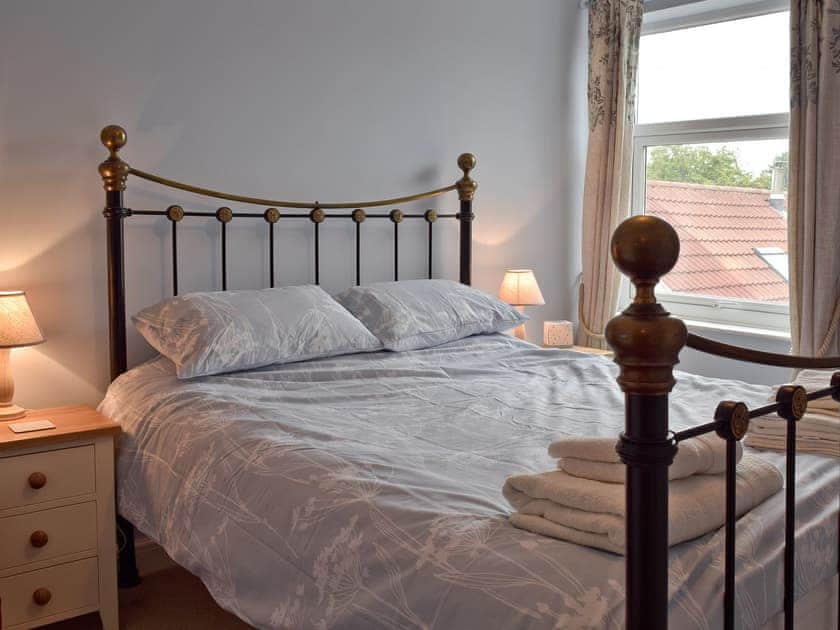 Master bedroom with kingsize bed  | Albion Cottage, Pakefield, near Lowestoft