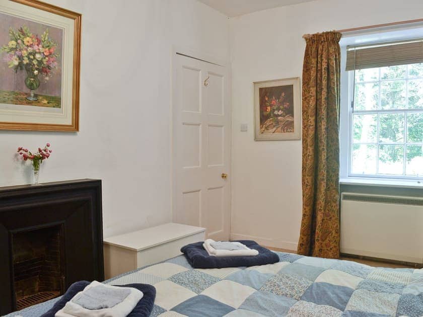 Double bedroom | Gilmilnscroft Estate - Gilmilnscroft Gatehouse - Gilminscroft Estate, Sorn, near Ayr