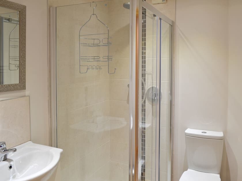 Shower room | Woodview Lodge, Cutthorpe, near Chesterfield