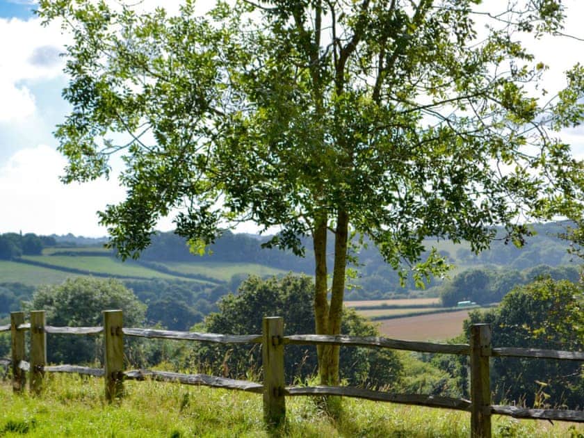Fantastic views of the surrounding countryside | Henley Bridge Holiday Cottage, Ashburnham, near Battle