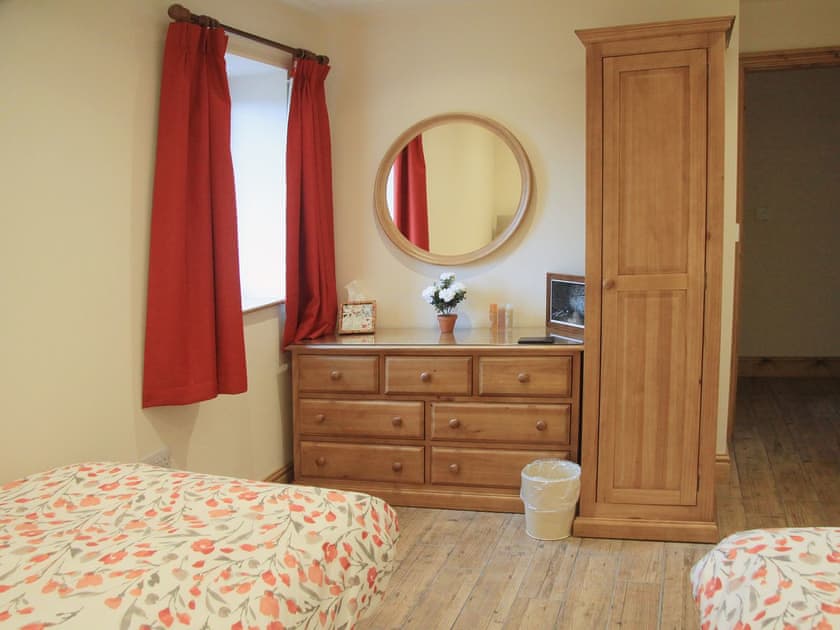 Roomy twin bedroom | Peggy’s Barn, Mallerstang, near Kirkby Stephen