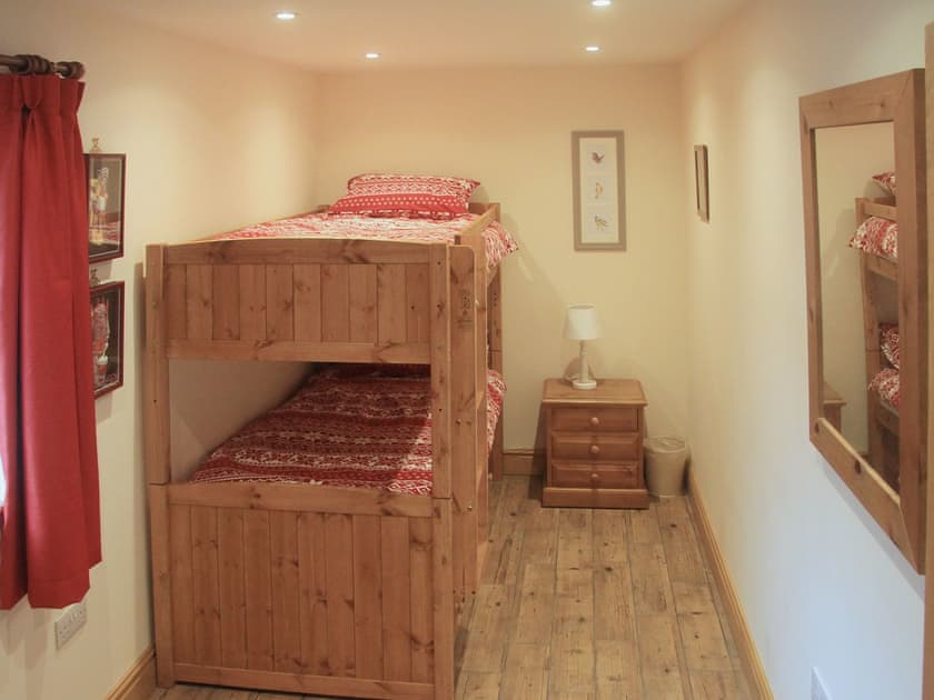 Bunk bedroom ideal for children | Peggy’s Barn, Mallerstang, near Kirkby Stephen