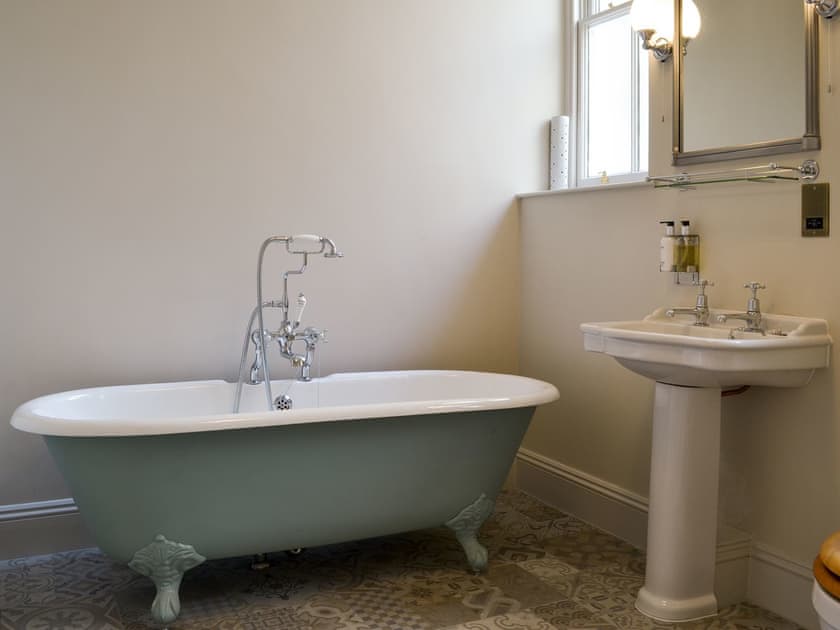 En-suite | Elliott Terrace - Mayflower Apartment - Elliot Terrace, Plymouth