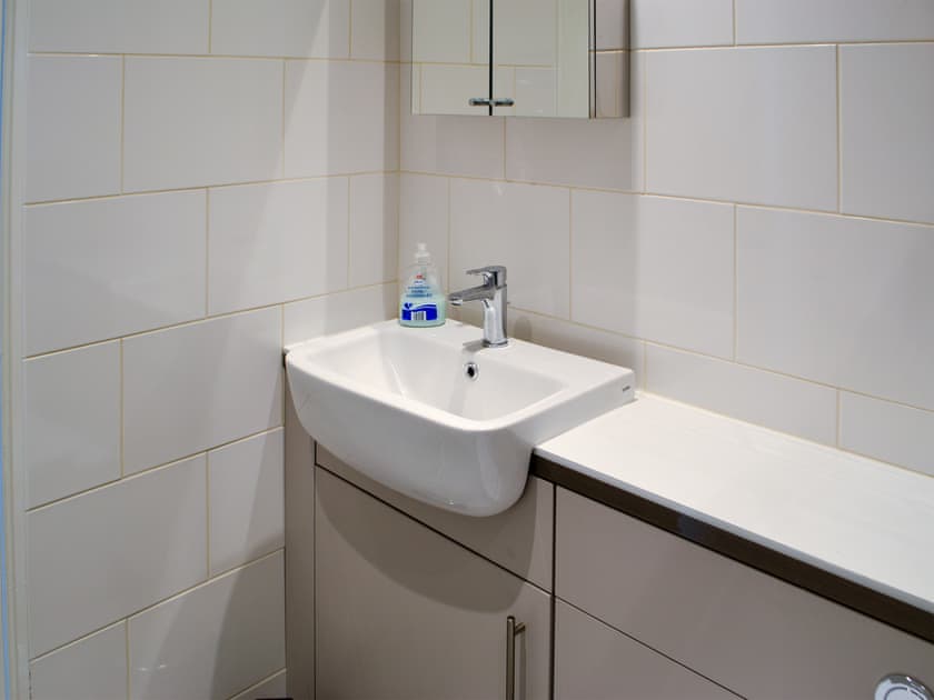 Shower room and toilet | Oake Cottage, Warkworth, near Amble