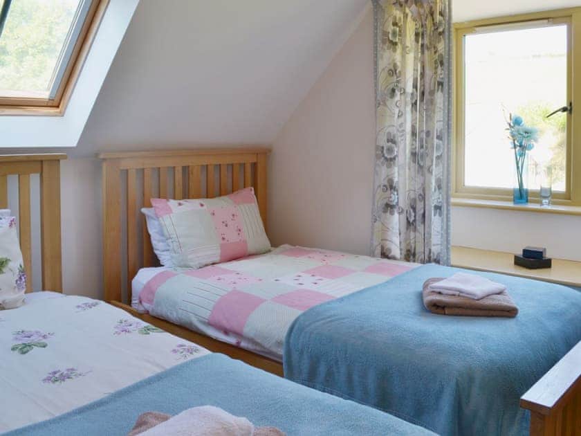 Cosy twin bedded room | Beer Farm, Waterrow, near Wiveliscombe