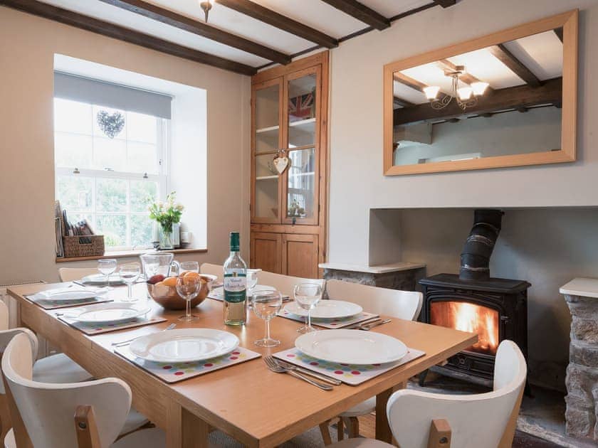 Kitchen/diner with wood burner | Old Tan Rhiw, Beddgelert
