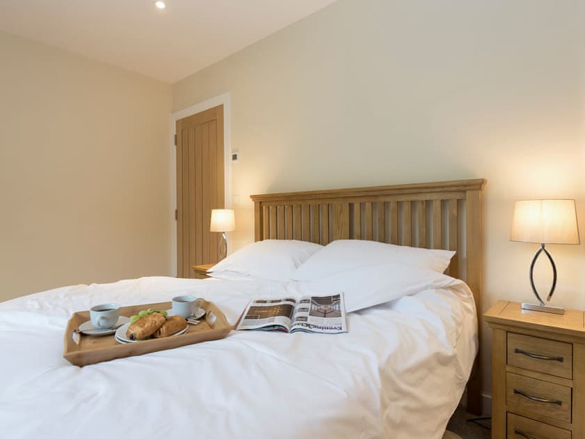 Master bedroom | Property 2 - Rew Farm Barns, Ventnor