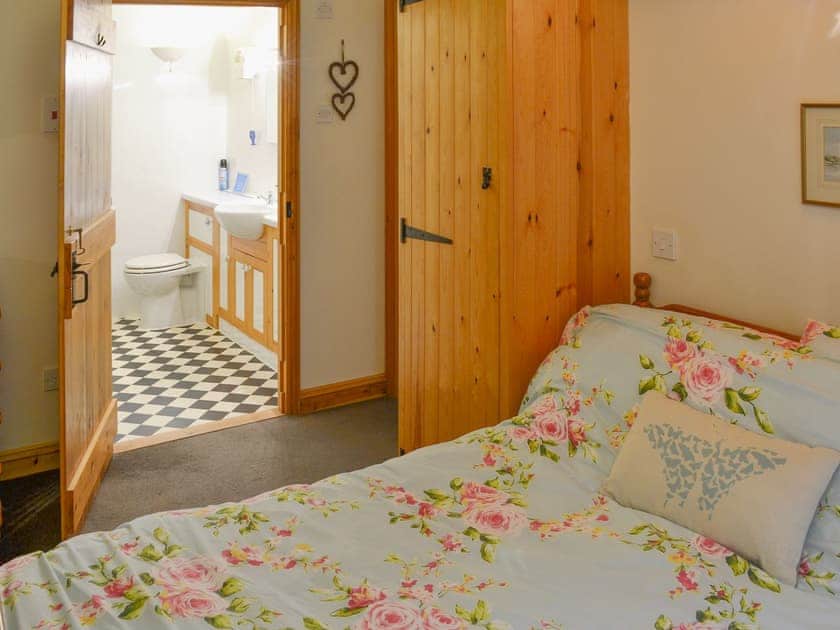 Cosy double bedroom | Church Farm Studio, Surlingham