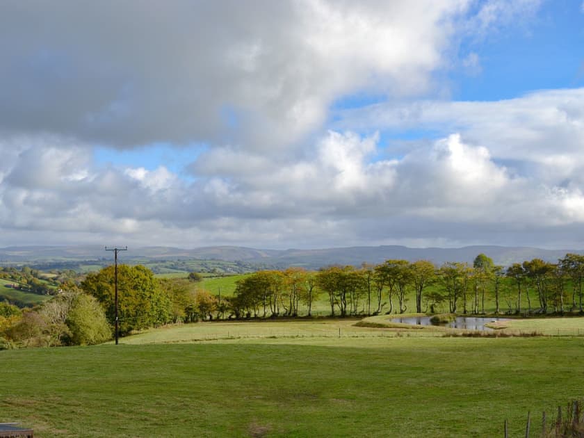 Surrounding area | Dildre - Brynllin Holiday Cottages, Bwlch-Llan, near Aberaeron