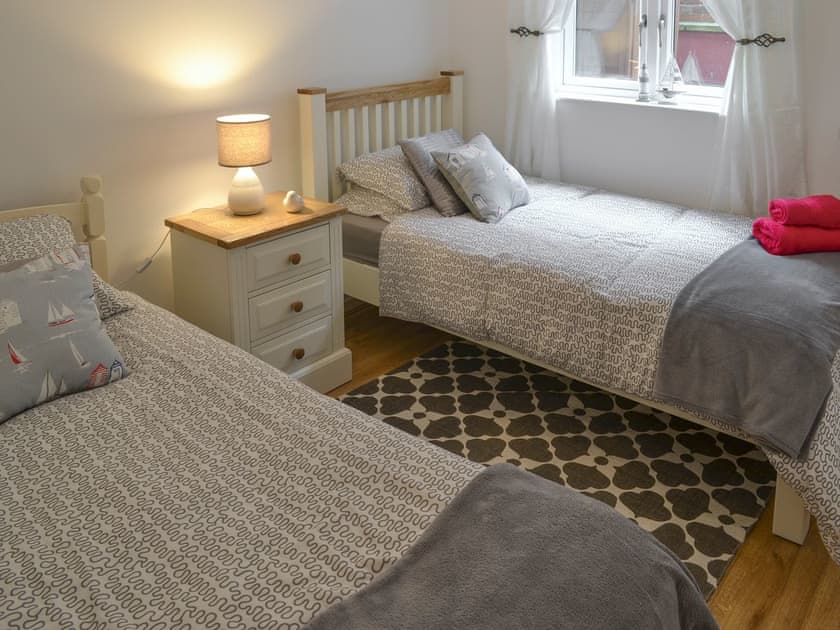 Cosy twin bedroom | Number 7, Whitby