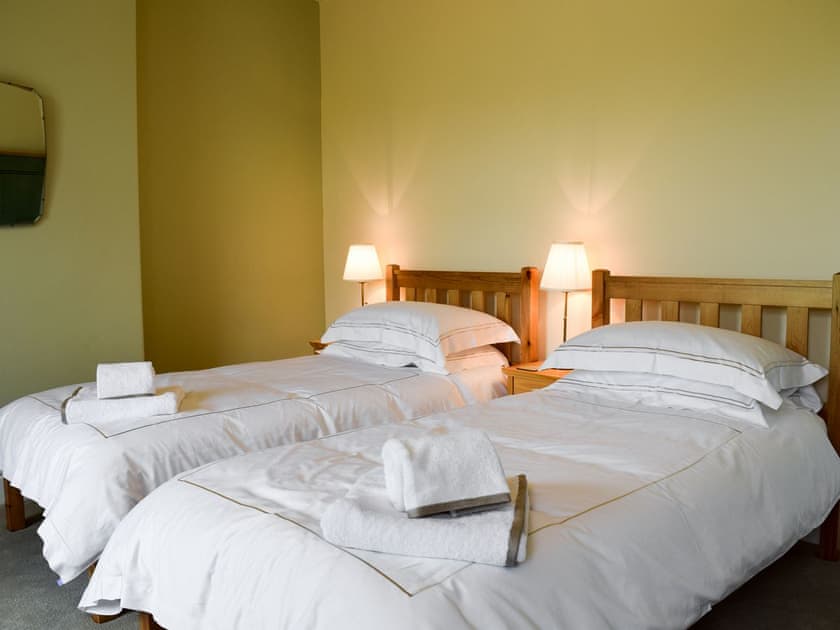 Twin bedroom | Three Peaks House, Horton in Ribblesdale, near Settle