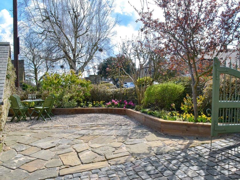 Attractive courtyard area | The Barn at Woodland View, Barlow, near Chesterfield