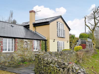 The Crofters Cottages Meadow Croft Ref Omy In Llangeinor Near