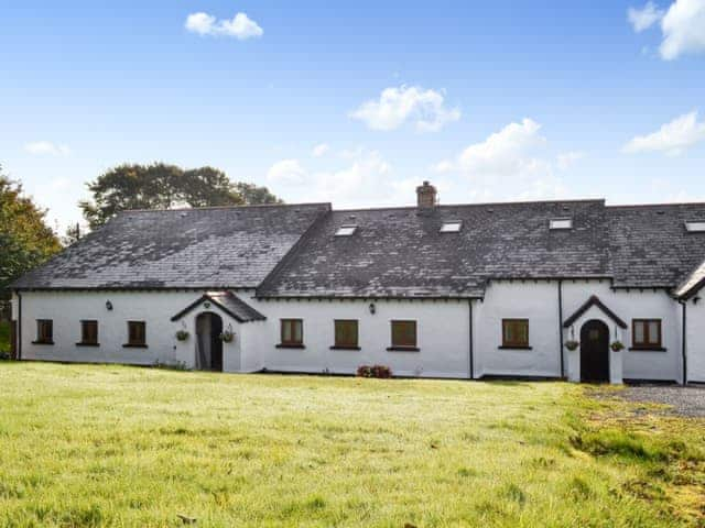 Four Seasons Barn Ref Ukc968 In Stibb Cross Near Torrington