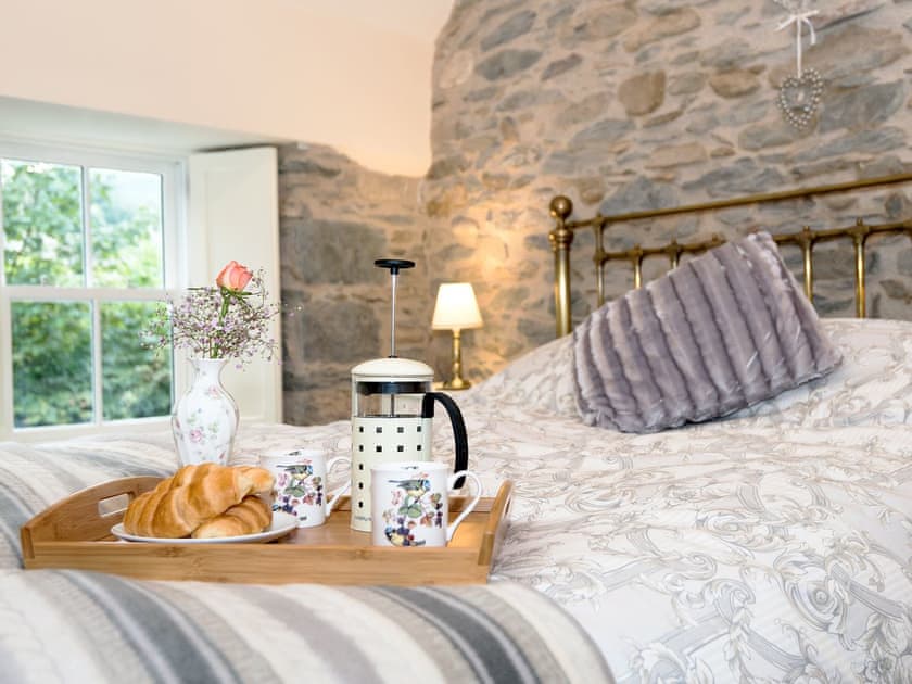 Cosy double bedroom | Waterfall Wood Cottage, Glenridding, by Ullswater