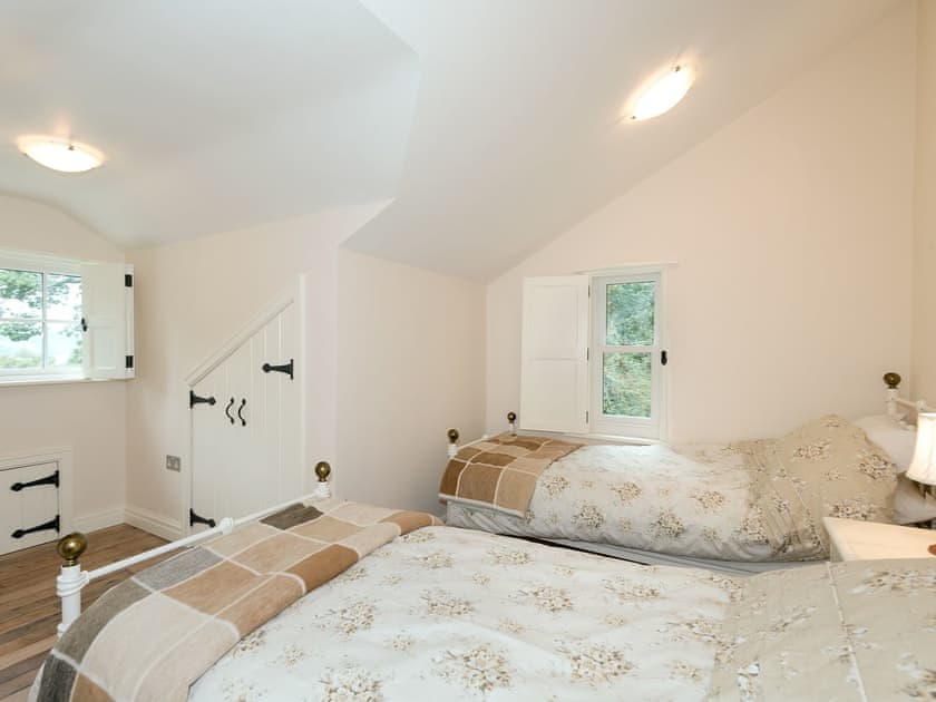 Comfortable twin bedroom | Waterfall Wood Cottage, Glenridding, by Ullswater
