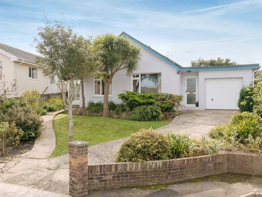 Detached holiday bungalow | Gorwel Glas, Fishguard, Dyfed