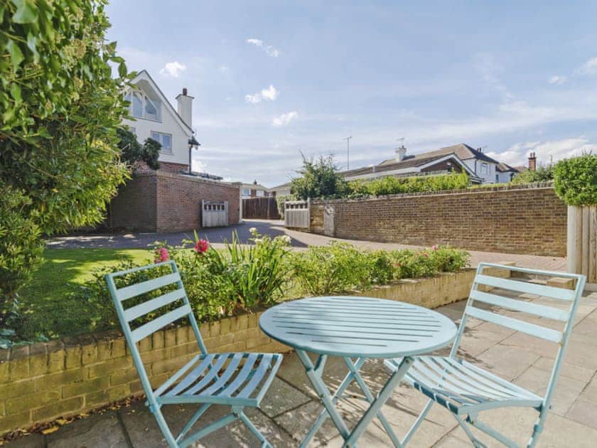 Relaxing sitting-out-area | Owls Croft, Broadstairs